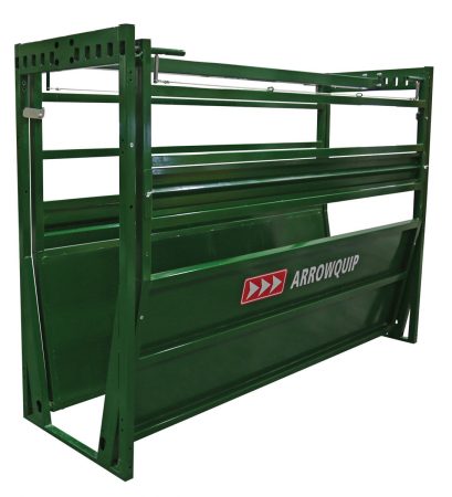 Easy Flow adjustable cattle alley with one blinder in top position