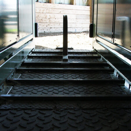 Infinity rubber floor with traction kit