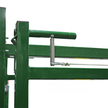 Easy Flow adjustable cattle alley locking system