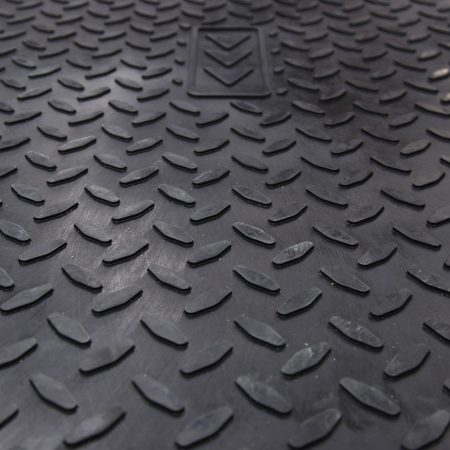 Cattle Squeeze Chute Rubber Floor Image | Arrowquip Cattle Equipment 